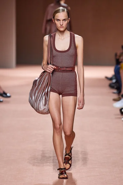Look 26